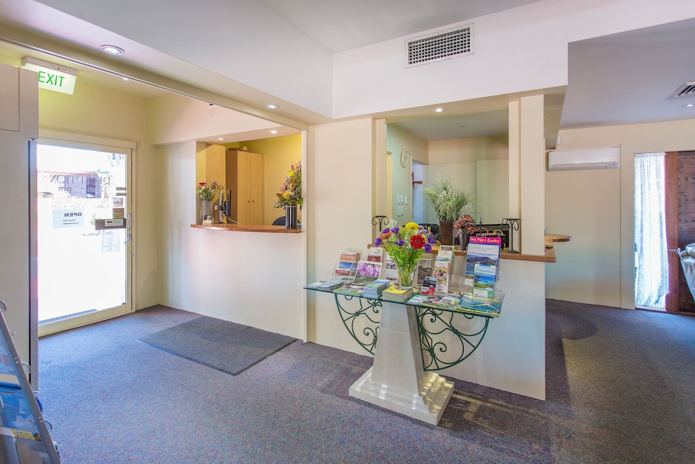 Mackay Rose Motel 9/44