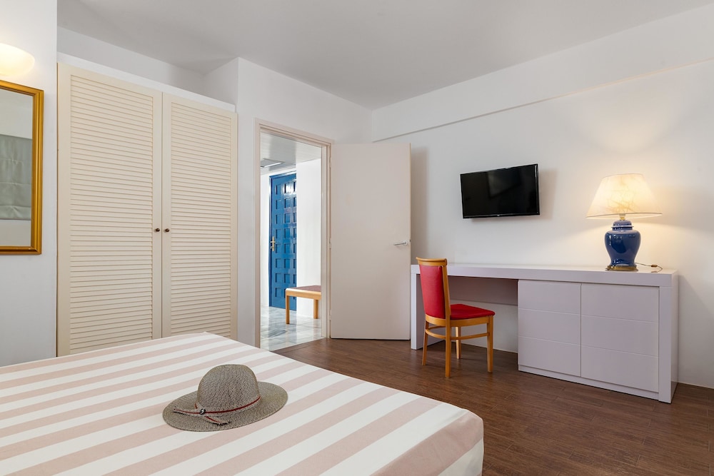 Dionysos Hotel 20/76