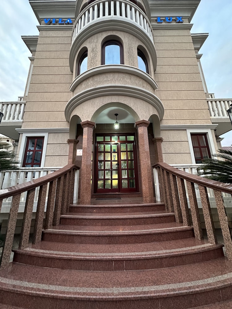 VILA LUX HOTEL 2/70