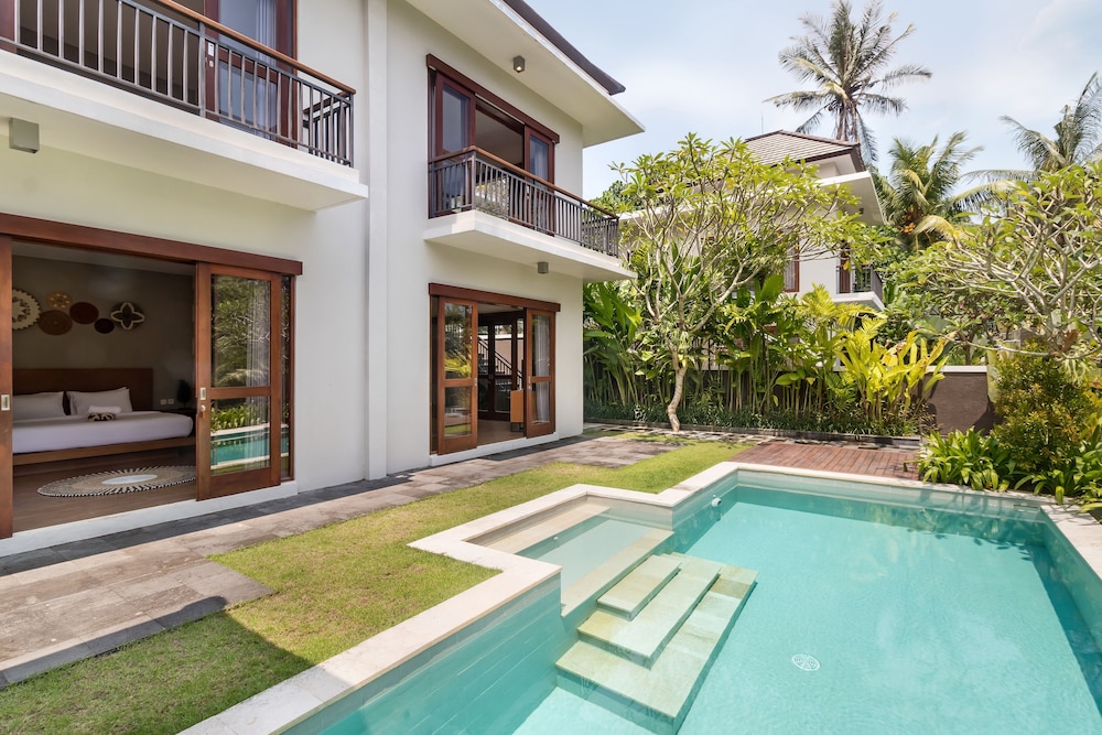 Annupuri Villas Bali 25/38