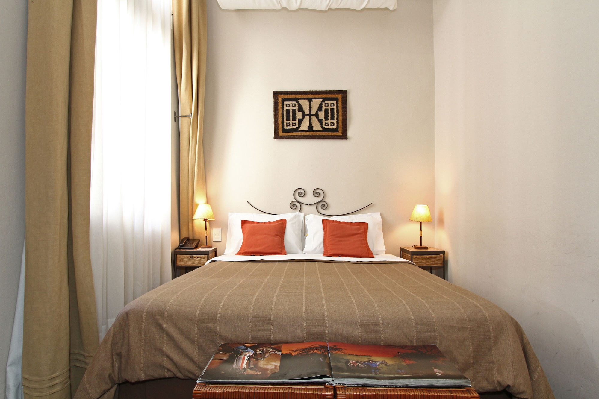 غرفة مريحة اقتصادية صغيرة بسرير مزدوج، A HOTEL 2/5