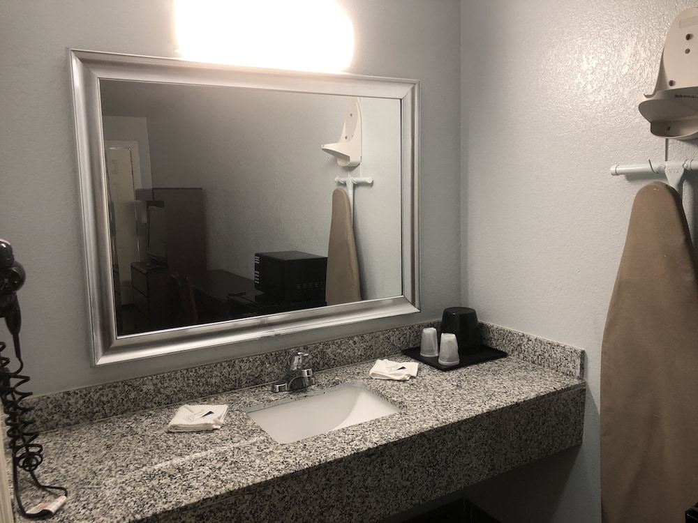 Hwy 59 Motel 35/36