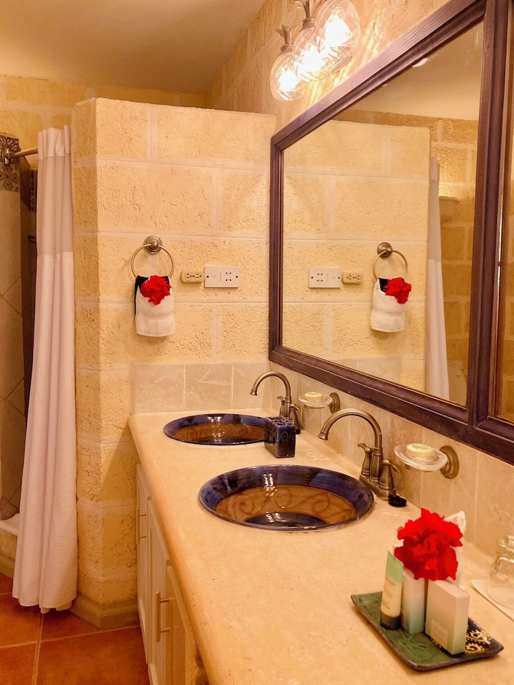 Little Arches Boutique Hotel Barbados 24/50