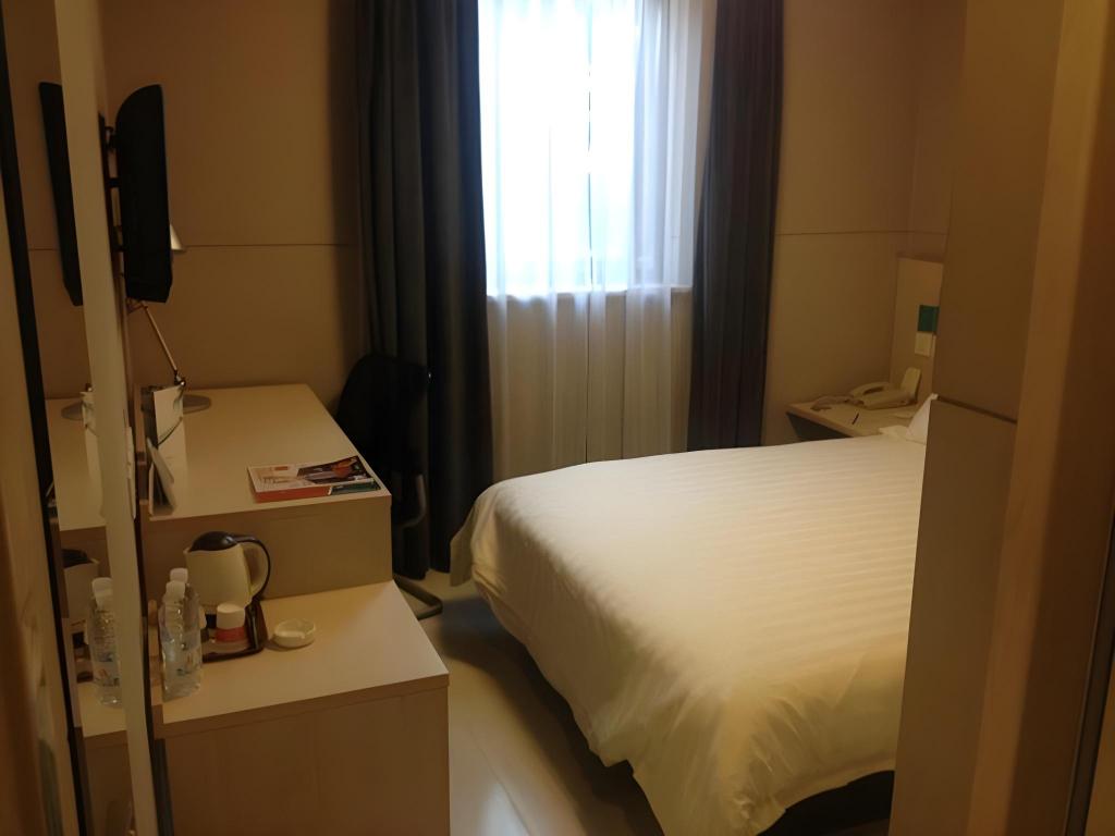Jinjiang Inn (Shanghai Maotai Road) 6/14