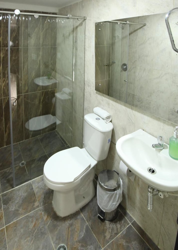 Casa Laureles Hotel 47/50