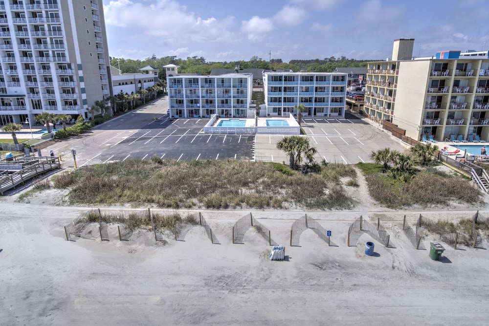 Oceanfront Twilight Surf Hotel 18/23