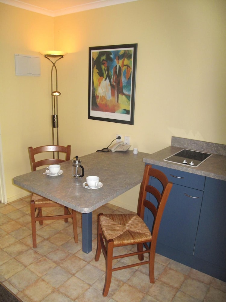 Elliotts Kapiti Coast Motor Lodge 25/26