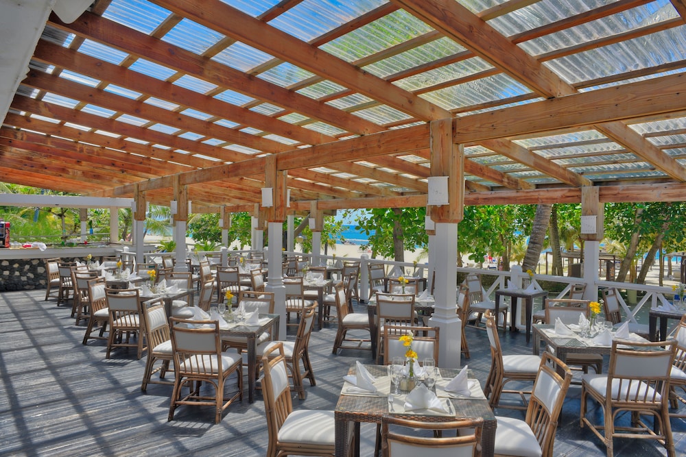 Coral Costa Caribe Beach Resort - All Inclusive 86/101