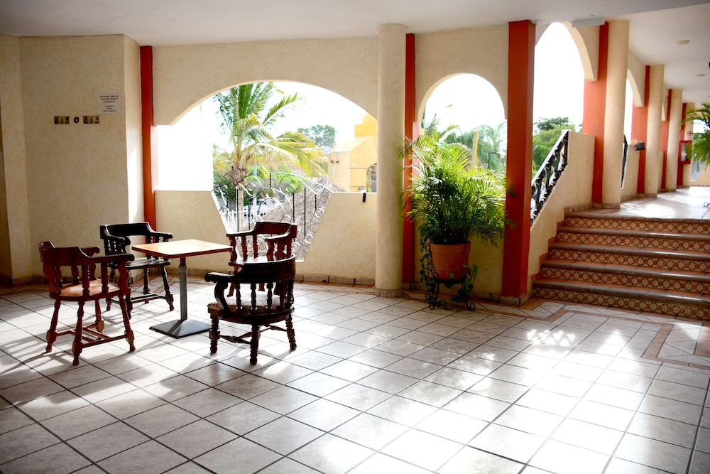 Hotel Las Fuentes 43/64