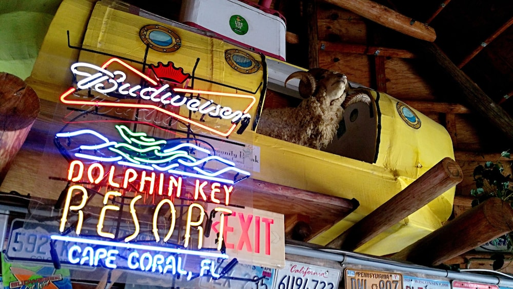 Dolphin Key Resort 12/50