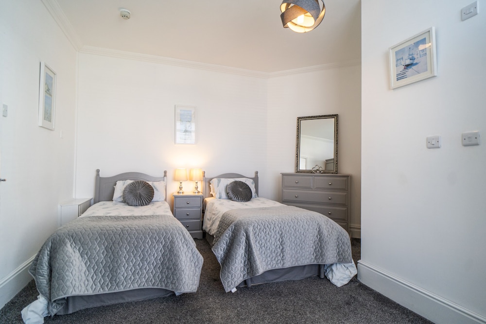 Beachmount Holiday Apartments 12/50