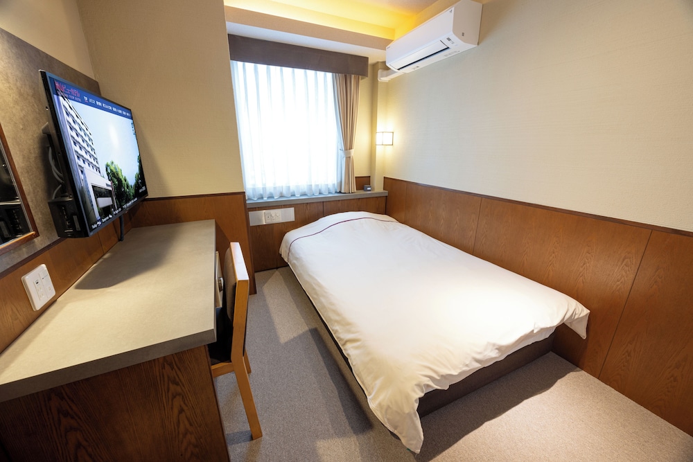 SEMI ROOM, SEMI DOUBLE BED