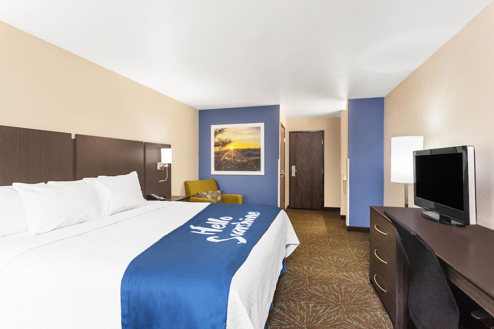 Days Inn & Suites by Wyndham East Flagstaff 8/36