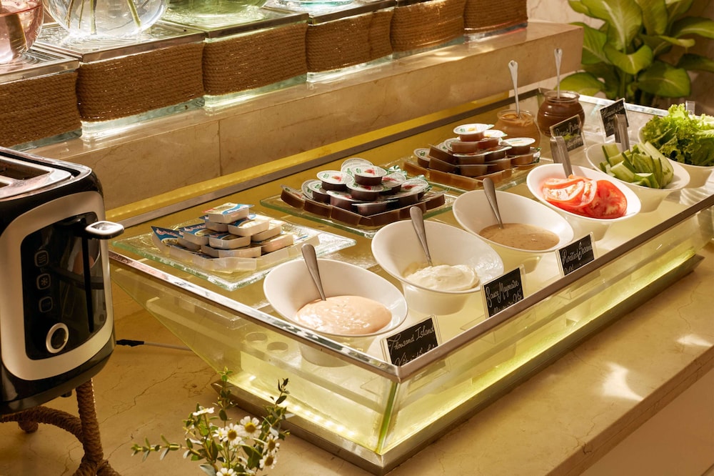 restaurant cafeteria