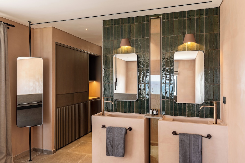Tetra Resort and Spa 65/67