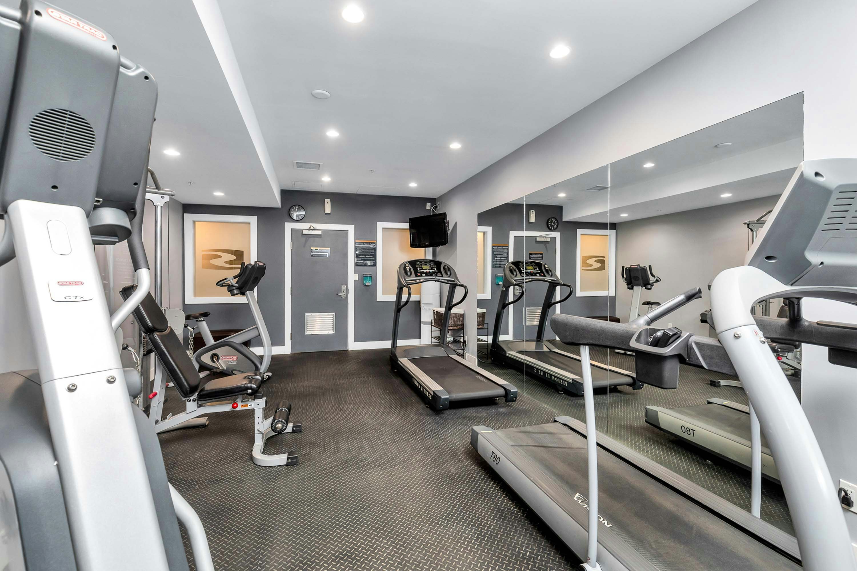 Sandman Hotel Grande Prairie 24/42