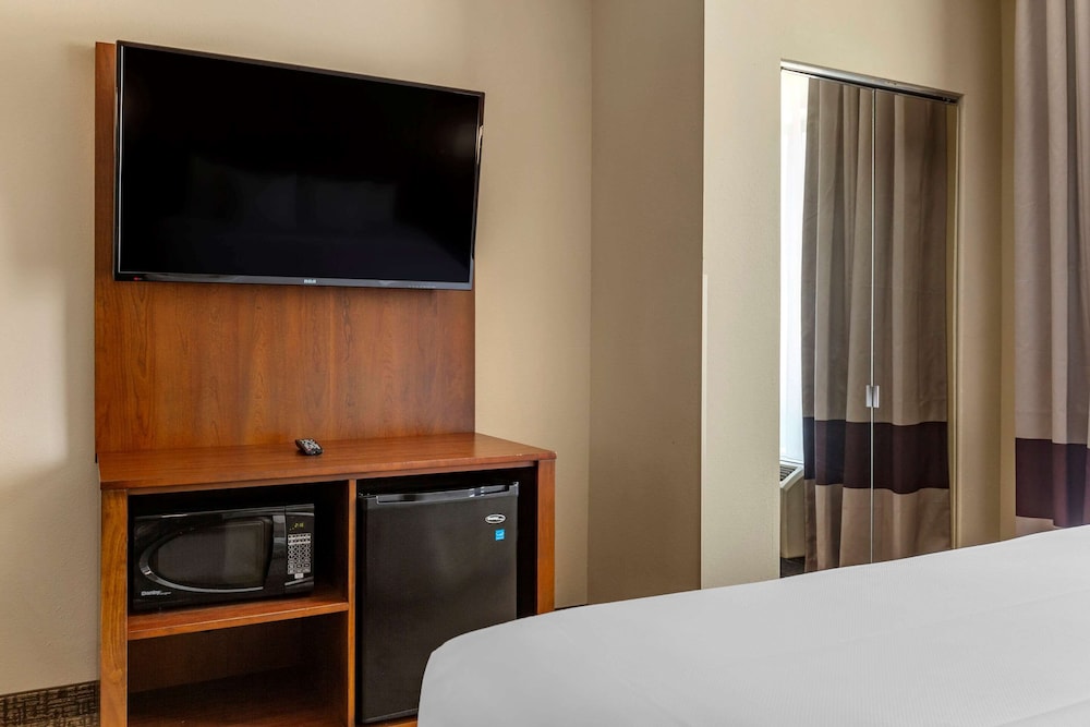 Comfort Suites Clayton Garner 12/31