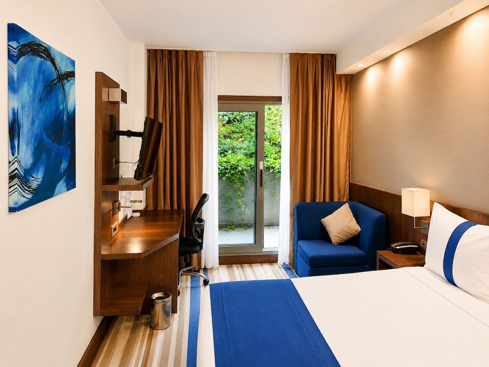 Liv City Hotels 24/69