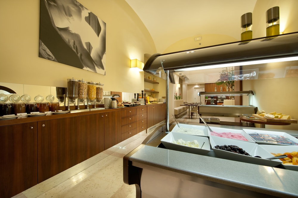 Hotel Maestro by Adrez 27/47