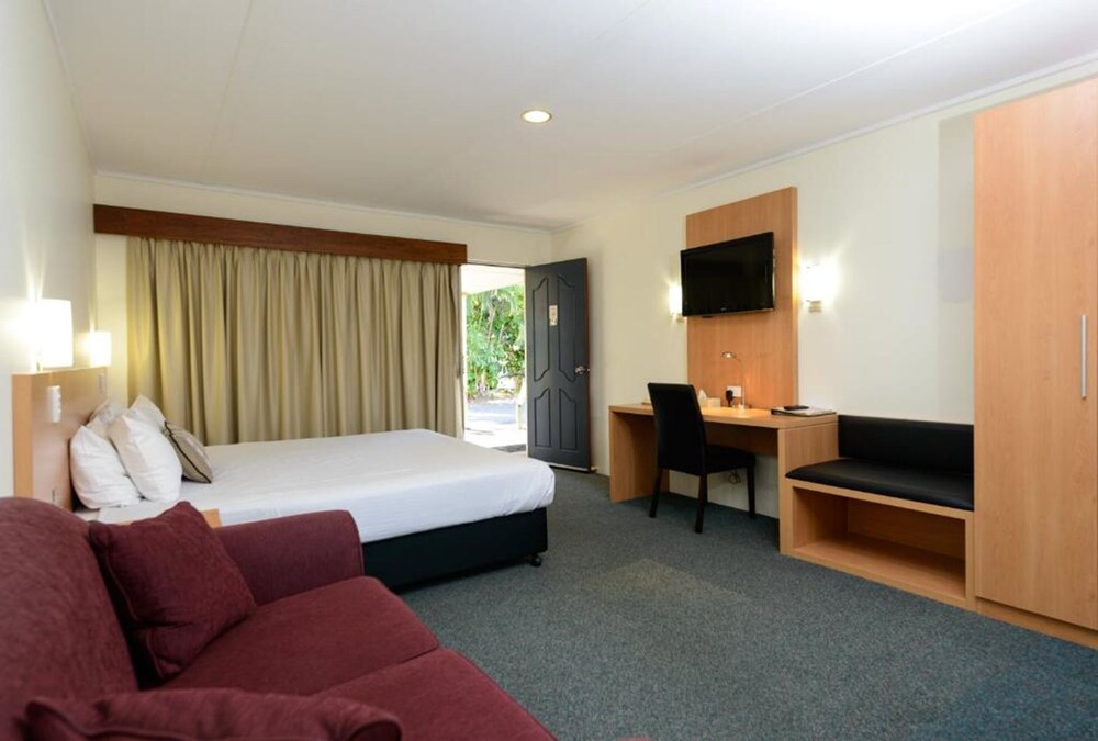Country Comfort Bundaberg 34/74