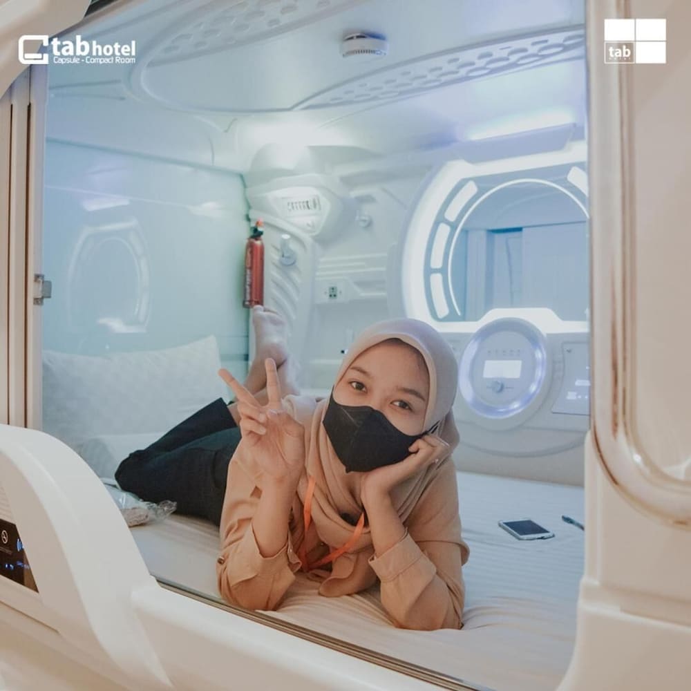 Tab Capsule Hotel - Kayoon Surabaya 16/28