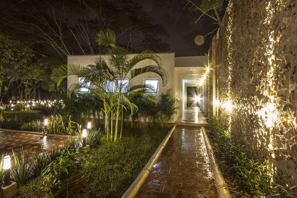 Hacienda Santa Cruz 63/68