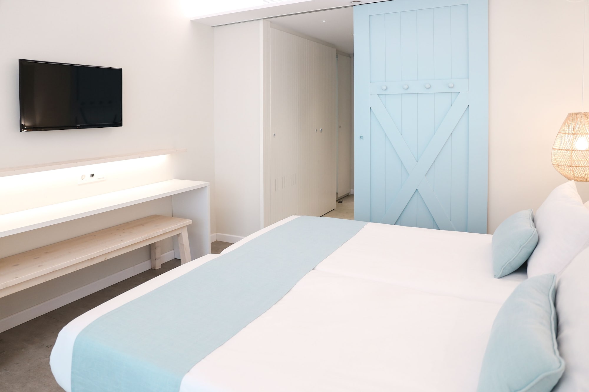 STANDARD, DOUBLE BED
