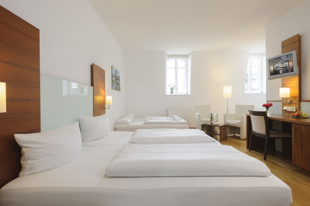 HOTEL AUGUSTINER TOR 16/55