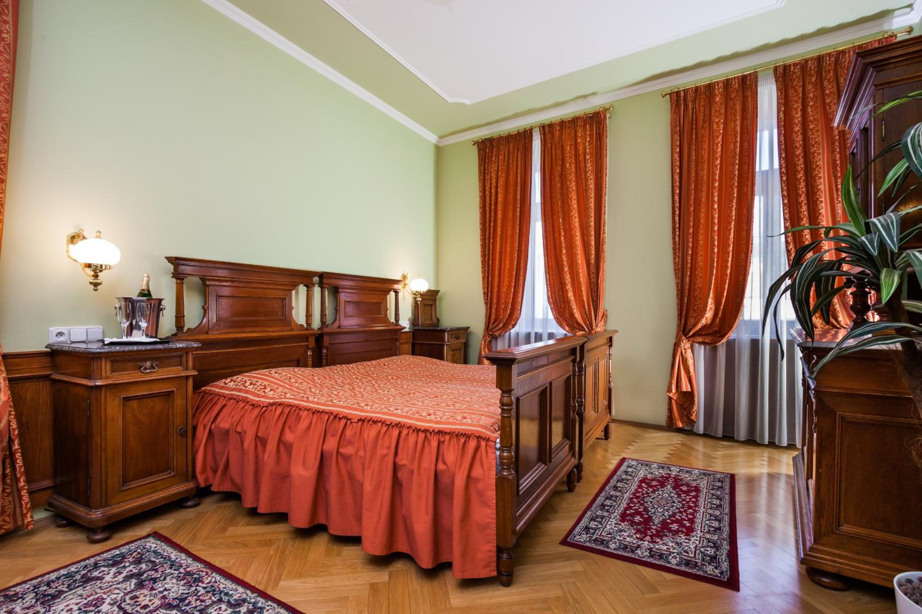 Jelinkova Vila 8/50