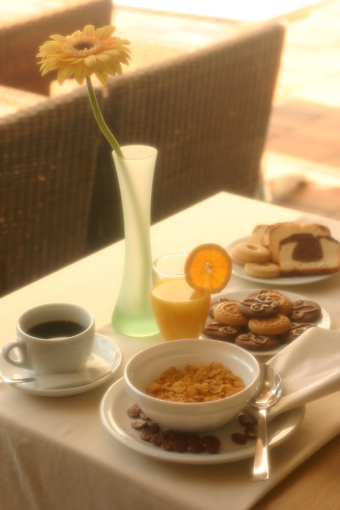 Deves Hotel 24/36