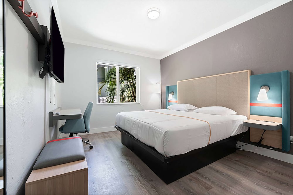 Garden Hotel Miami Airport, Trademark Collection by Wyndham 9/47