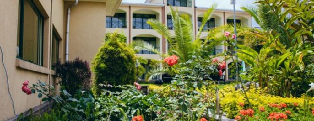 Gorillas Volcanoes Hotel 33/40