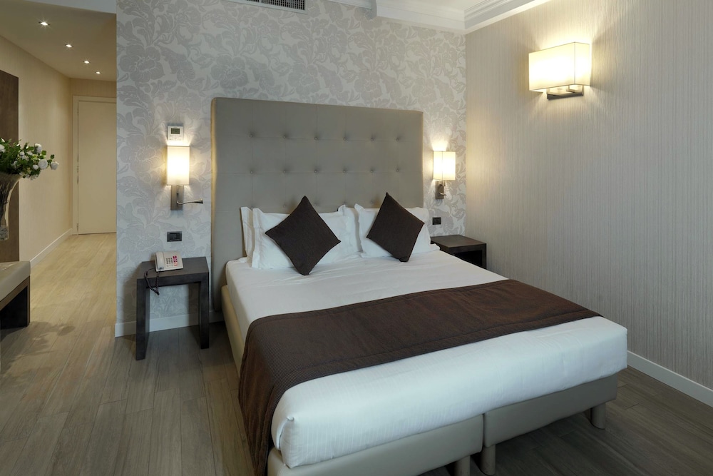 DELUXE, SINGLE, DOUBLE BED