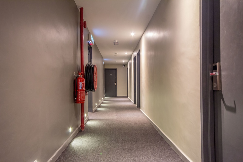 Chariton Hotel Alma 33/41