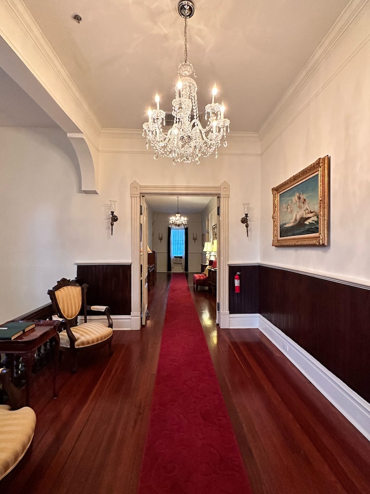 Amethyst Garden Inn 46/62