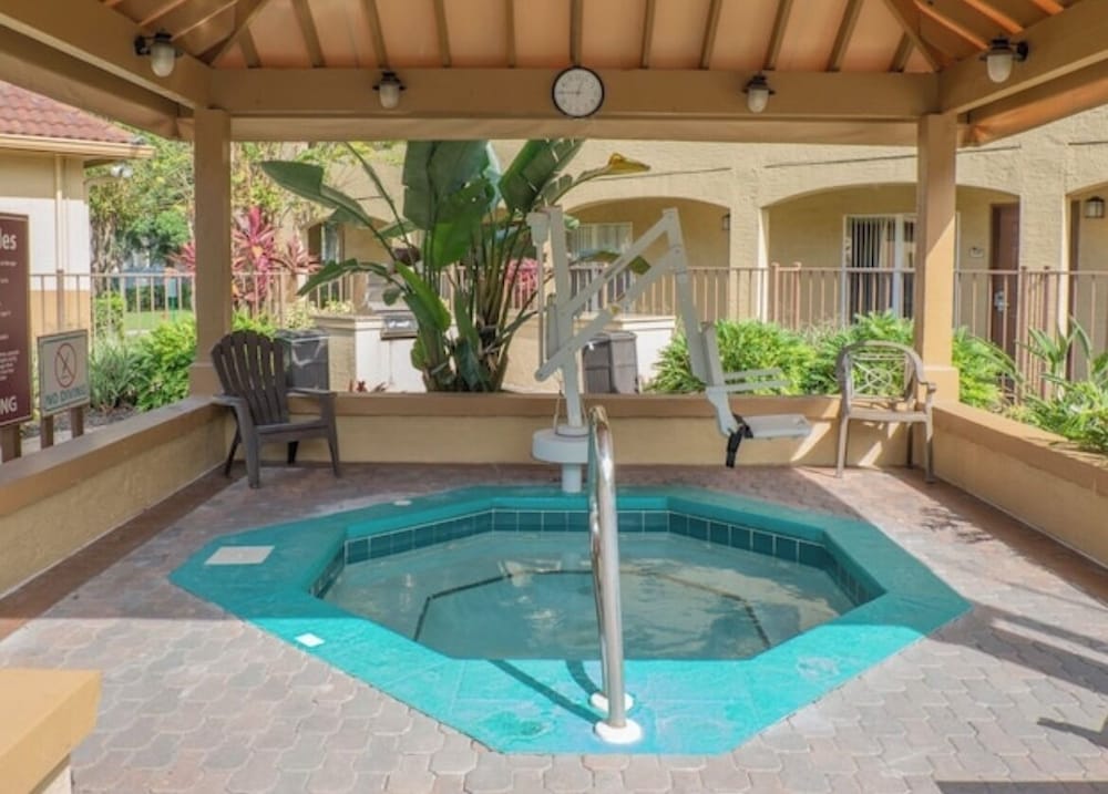 swimming pool spa
