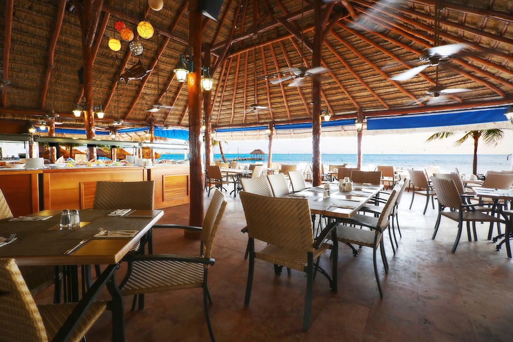 The Royal Cancun All Suites Resort 48/50