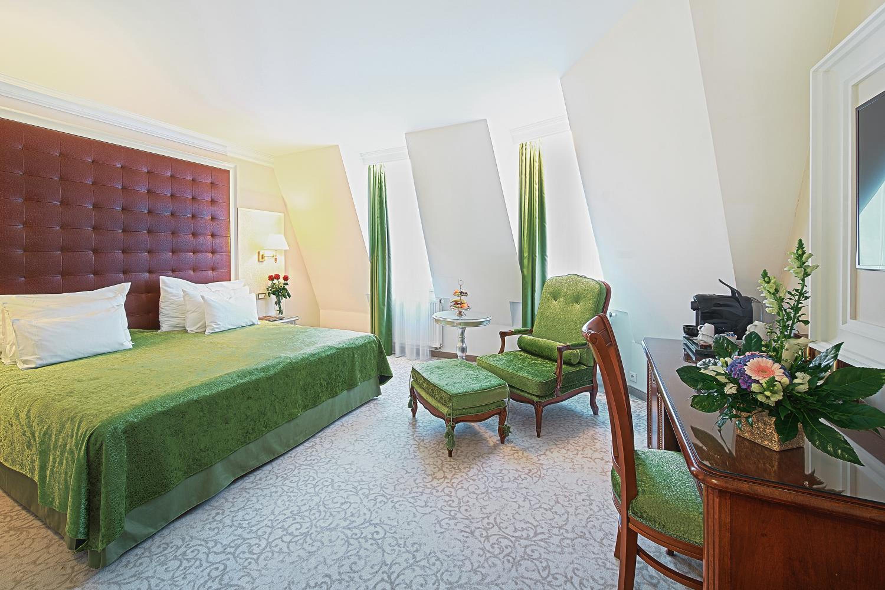 COMFORT, DOUBLE BED