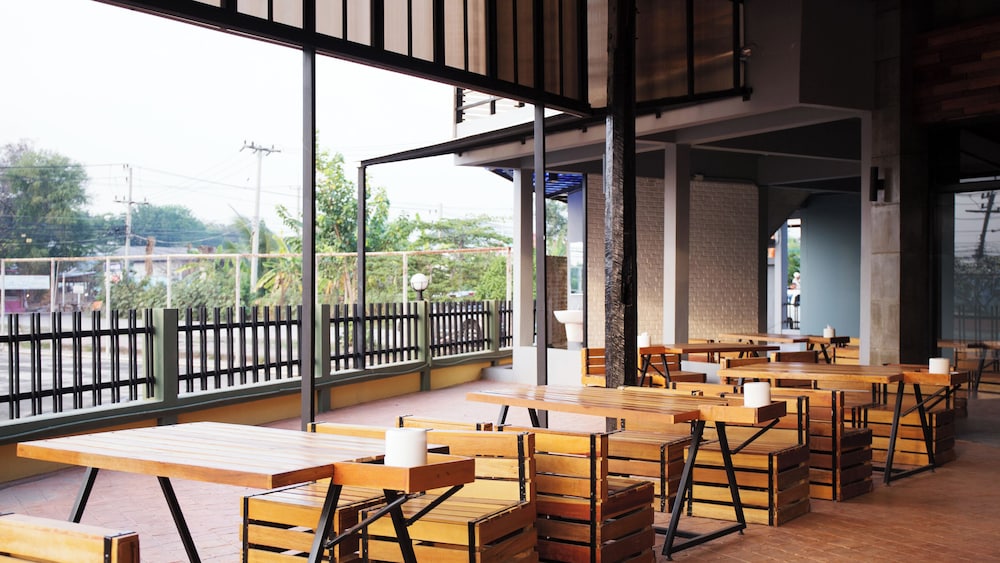 B2 Buriram Boutique & Budget Hotel 49/50