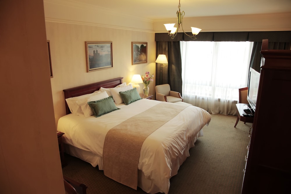EPIC HOTEL VILLA MERCEDES 17/60
