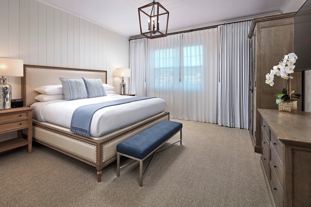 1 Bedroom, Suite, King Bed, Sofa