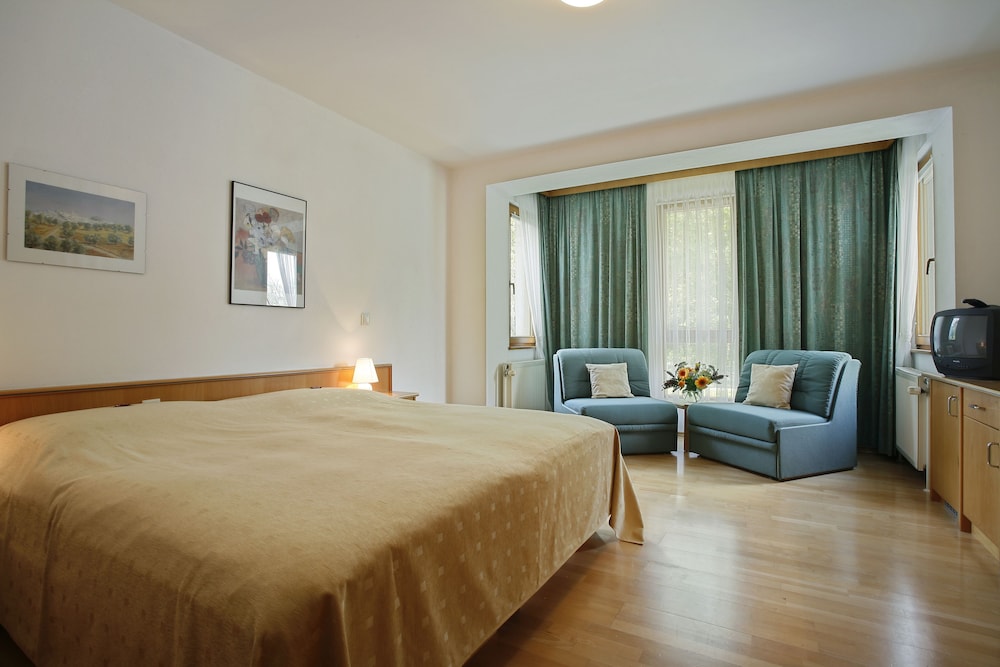 Am Spiegeln Dialog.Hotel.Wien 13/54