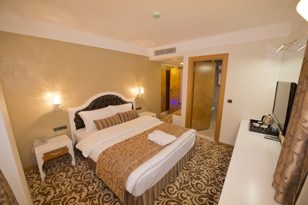 ROOM, SINGLE, DOUBLE BED