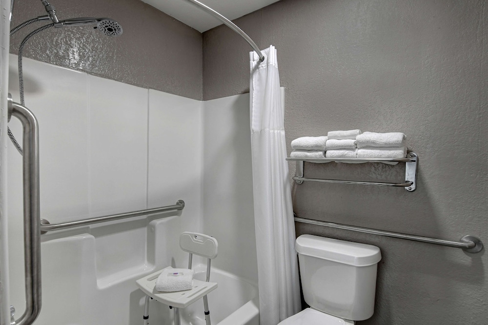 Studio6 Meridian, MS – Bonita Lakes 43/47