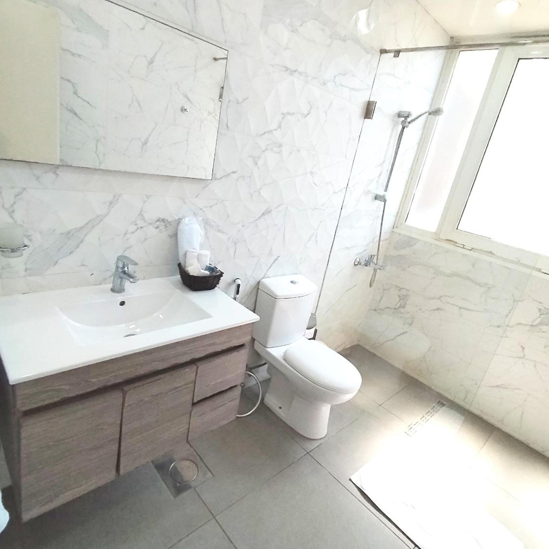 White House Suites 57/58