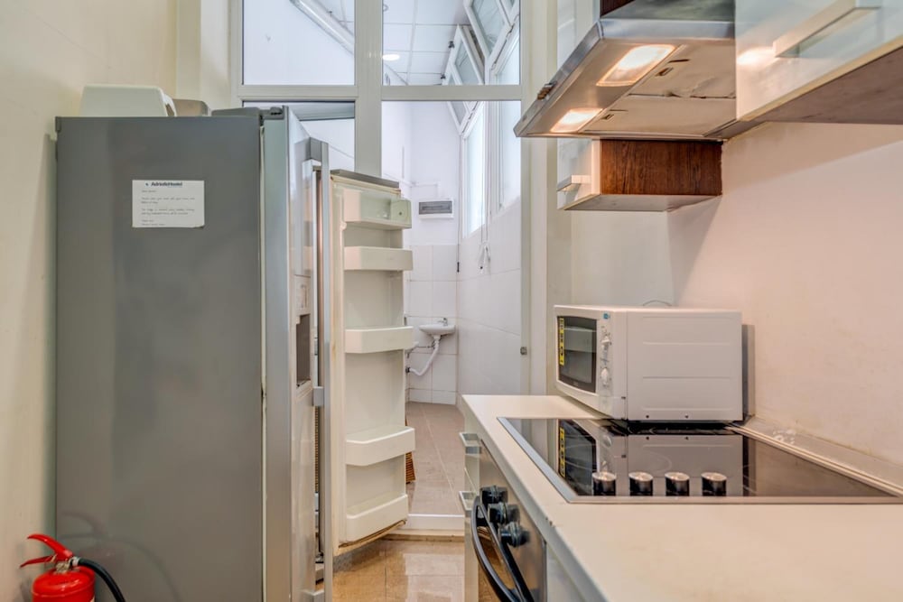 Adriatic Hostel 24/34