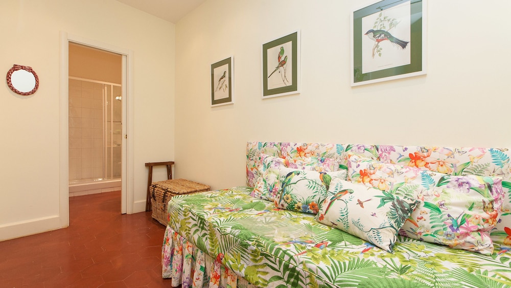 Rental In Rome Portico Ottavia Garden 11/24