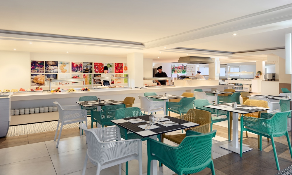 ARENA BEACH HOTEL 50/65
