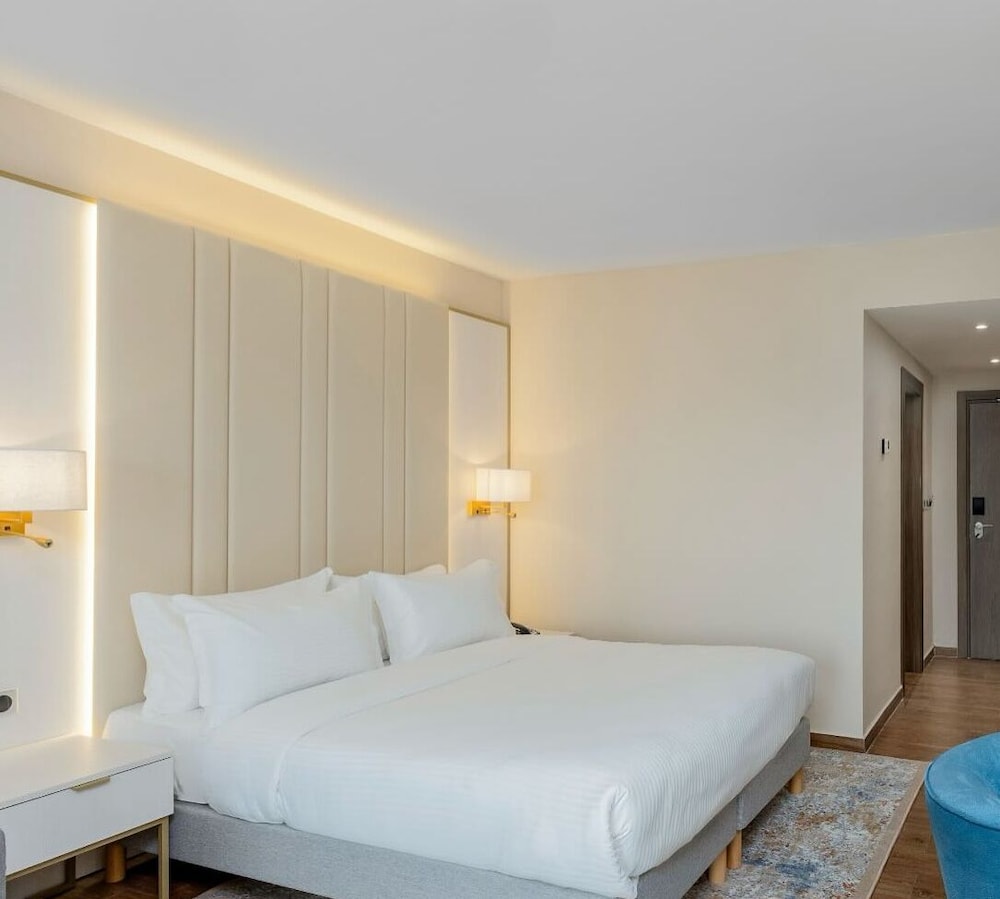Azure Rotana Thalasso and Resort Oran 6/29
