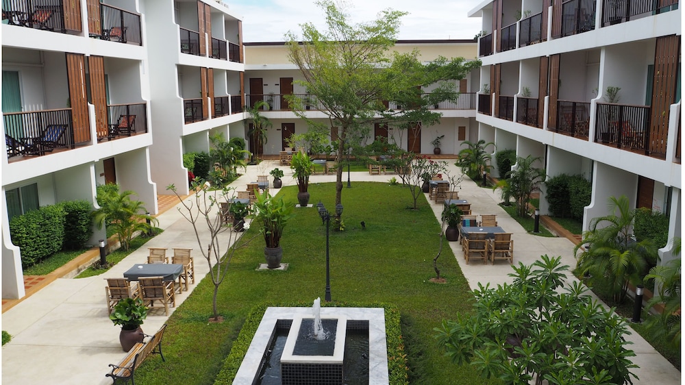 Crystal Lamai Hotel 40/50
